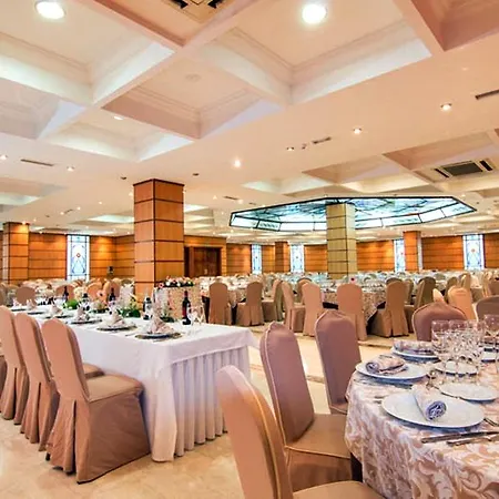 Hotel Abades 3*